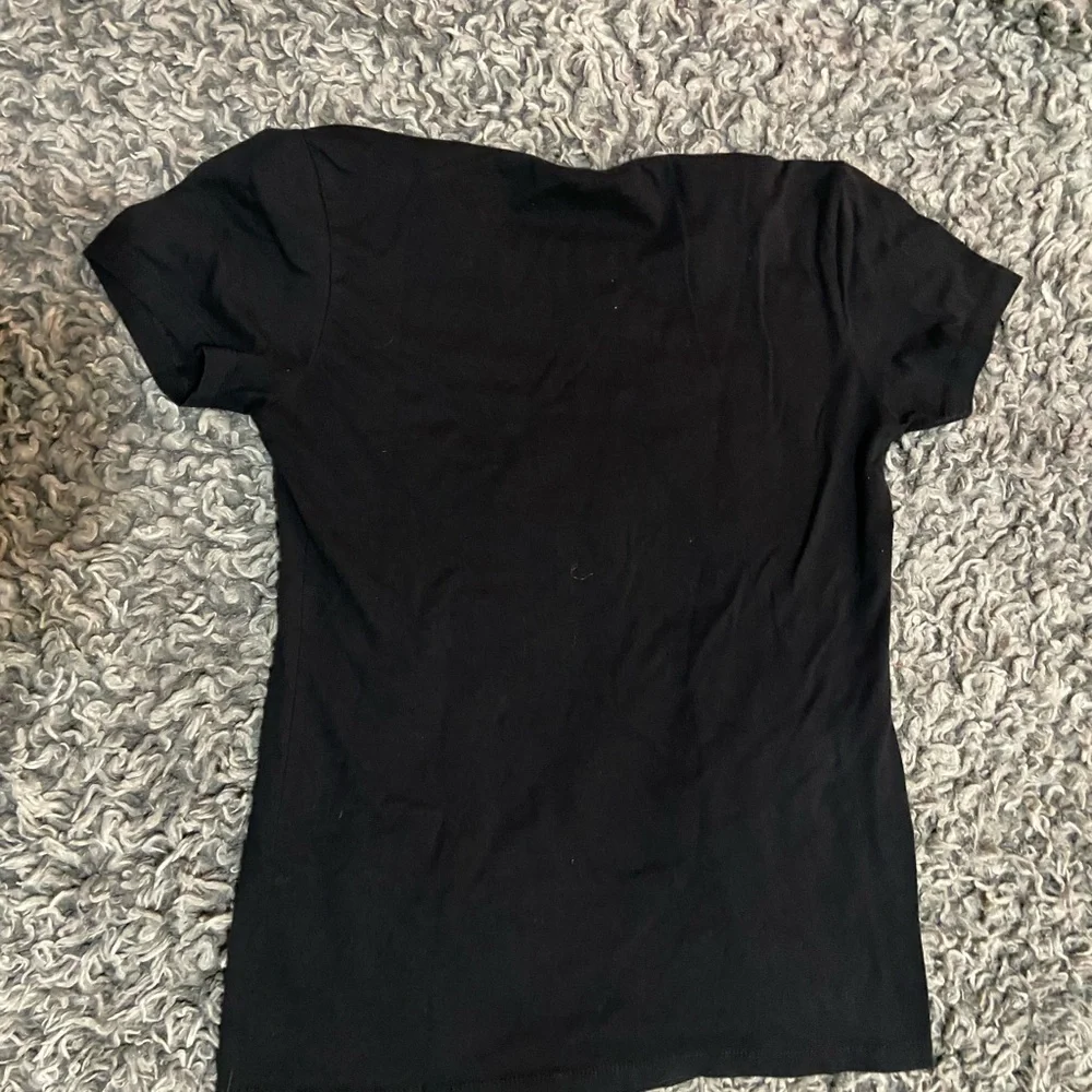 Beautiful Disaster Black Graphic Tee - Picture 3 of 3